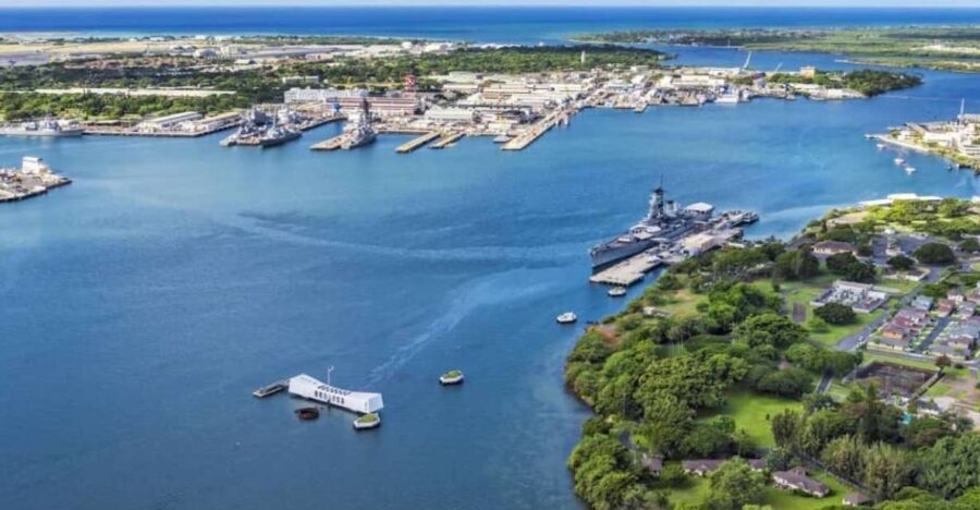 Oahu: Pearl Harbor Battleship & Helicopter Tour - Visiting the Battleship Missouri ("The Mighty Mo")