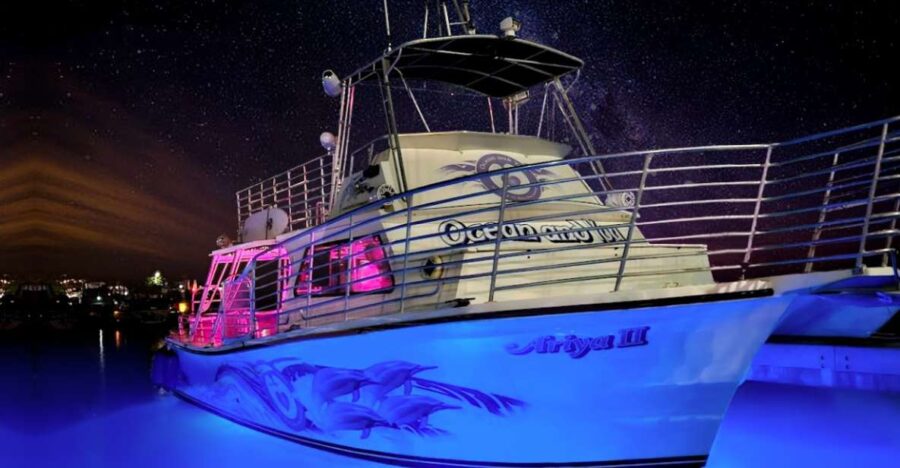 Oahu: Premium Waikiki Sunset Party Cruise with Live DJ - The Vibrant Sunset Party Atmosphere