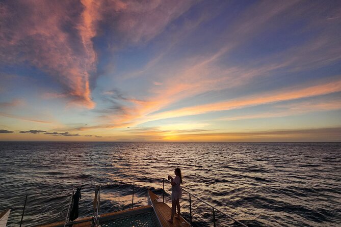 Oahu Private Sunset Snorkel and Dolphin Watch with Hot Buffet - Snorkeling in Oahu’s Warm, Marine-Rich Waters