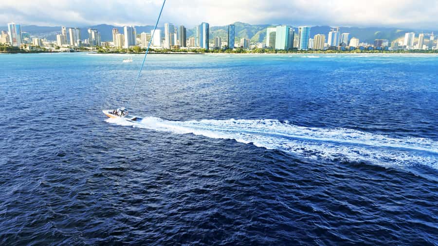 Oahu: Waikiki Parasailing - Meeting Point and Check-In Details at Waikiki Beach