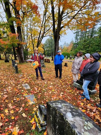 Oak Grove Cemetery Walking Tour - Discovering the Meaning of the Massive Broken Oak Monument