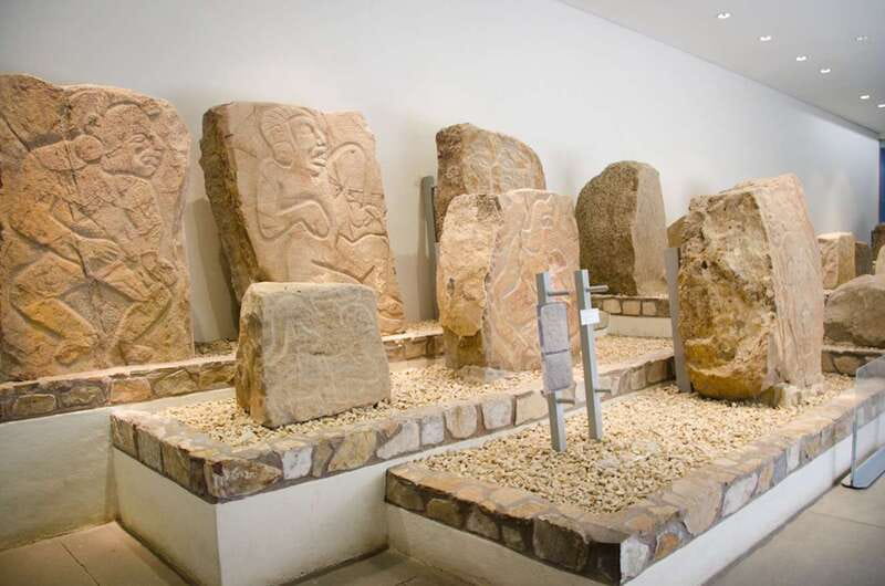 Oaxaca: Monte Alban and the Art of Oaxaca - Art of Carving Alebrijes in San Antonio Arrazola