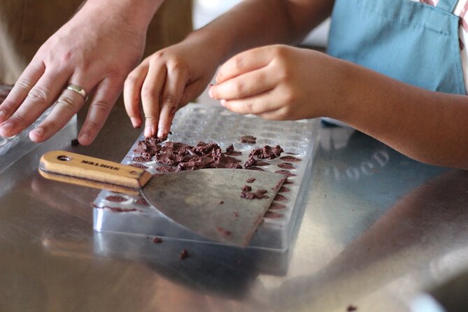 Oaxacan Chocolate Tablet Workshop - The Practical Process of Making Chocolate from Scratch