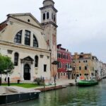 Off the Beaten Path Walk in Venice - Passing the Iconic Ca Foscari and Its Architectural Significance