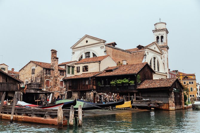 Off the Beaten Track in Venice: Private City Tour - Scenic Views from the Doge’s Palace and Hidden Alleys