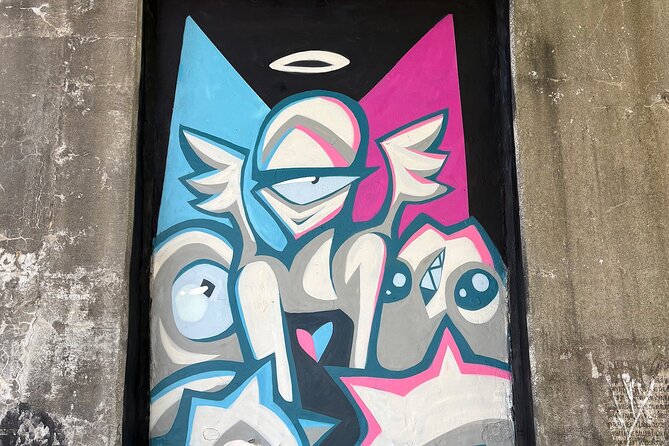 Offbeat Fulton Market Graffiti and Murals Street Art Tour - The Union Pacific Viaduct: From Community Murals to International Attraction