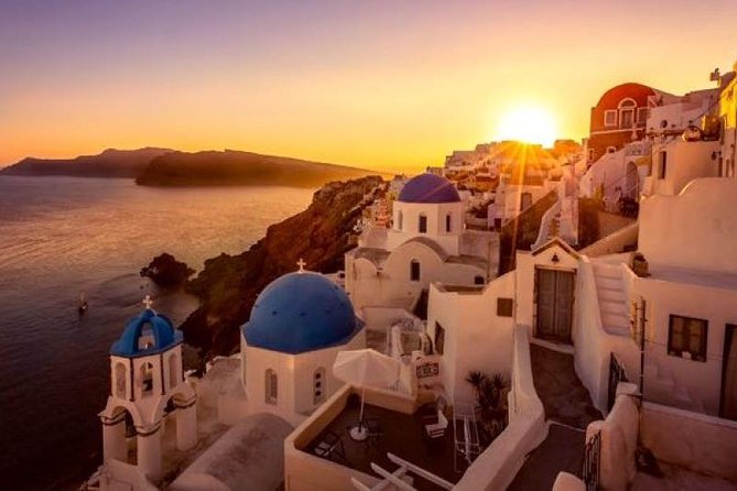 Oia Sunset Roundtrip Transfers - Scenic Drive and Expert Commentary