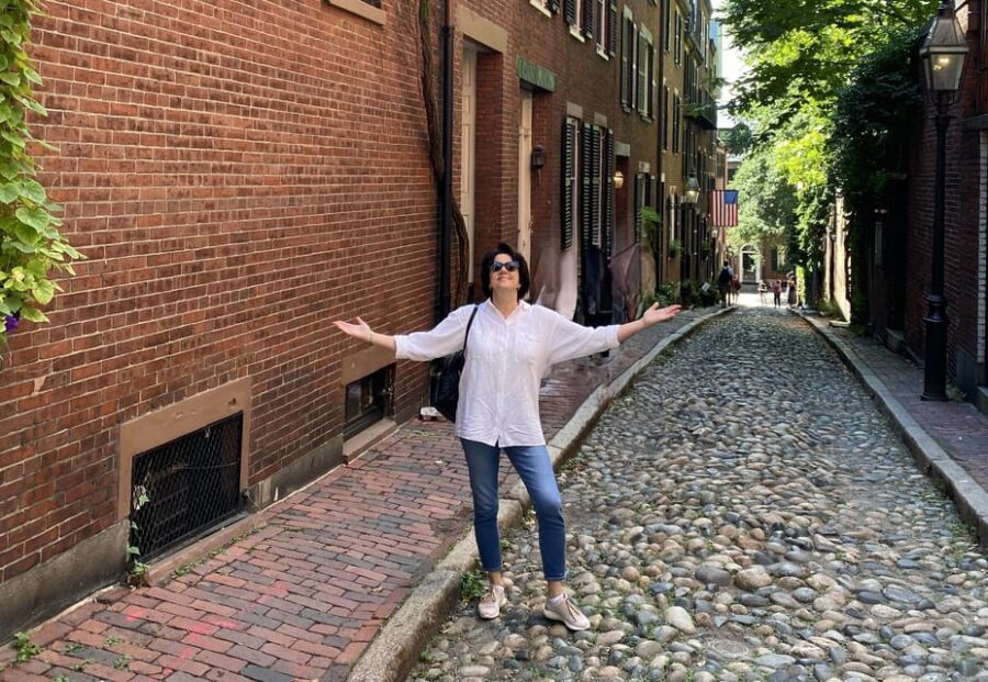 Old Boston: Beacon Hill & Back Bay Walking Tour in French - Discovering Boston’s Oldest Neighborhood: Beacon Hill