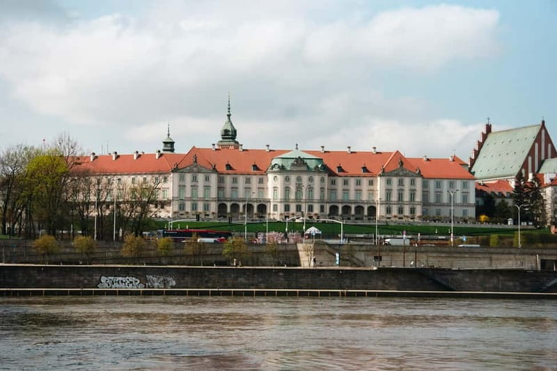 Old Town Panorama Cruises - The Starting Point: Convenient Access on Vistula Boulevards