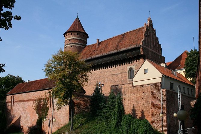 Olsztyn Old Town Highlights Private Walking Tour - Discover the Castle of Warmian Bishops in Olsztyn