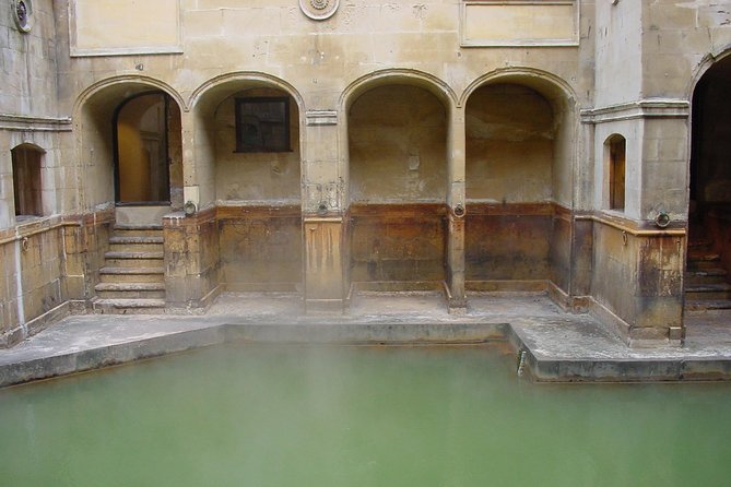 One Way or Round Trip Private Transfer: Heathrow Airport to Bath - Vehicle Quality and Navigation Technology