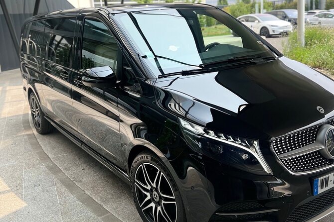 One-way private transfer from Paris Airports - Meeting Points and Pickup Details in Paris