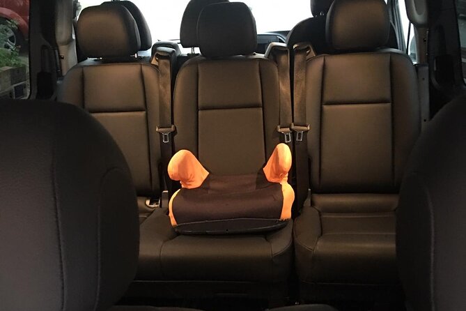 One Way Taxi Transfer from London to Gatwick Airport - Vehicle Options and Comfort Features
