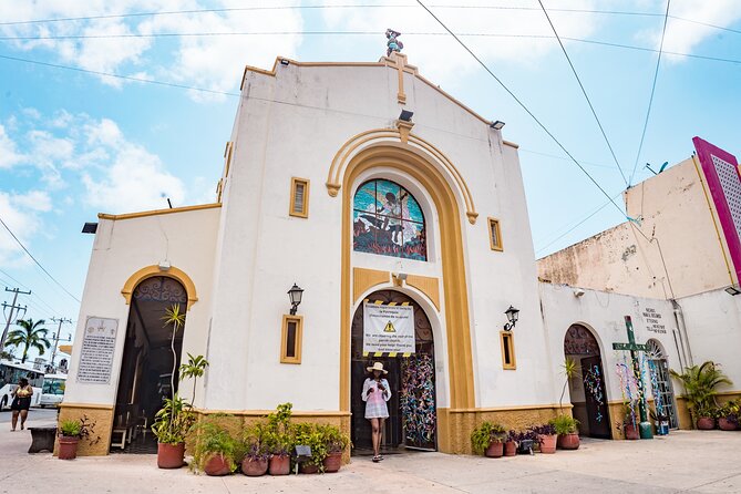 Open Top City Tour & Beach Break - Discover Cozumel’s Landmarks at Benito Juarez Park and San Miguel