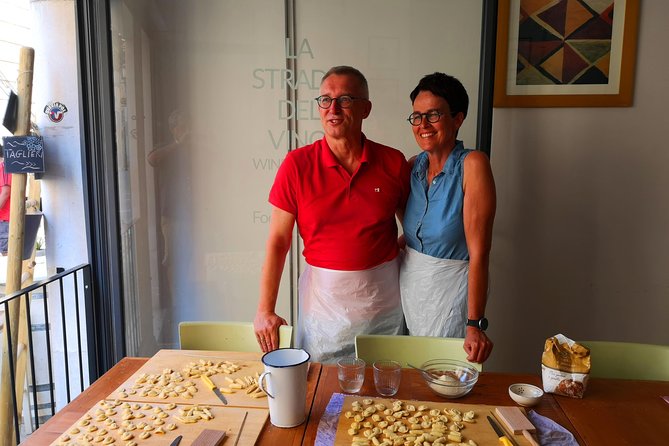 Orecchiette Cooking Class and Wine Pairing in Lecce - Making Orecchiette Pasta with Local Experts