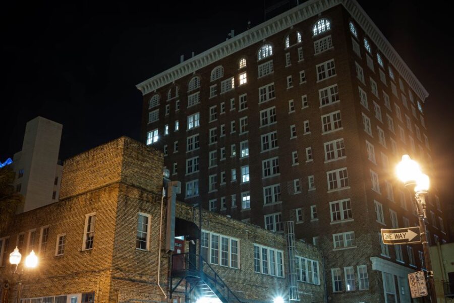 Orlando Haunts Boos and Booze Haunted Pub Crawl - Exploring Orlando’s Haunted Downtown