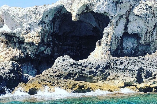 Ortigia Island and Sea Caves Boat Tour with Prosecco - See the Sea Caves and Pass Beneath Historic Bridges