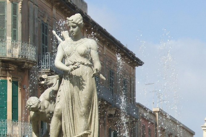 Ortigia: Syracuse's Ancient Town Center Private Walking Tour - Meeting Point and Tour Duration