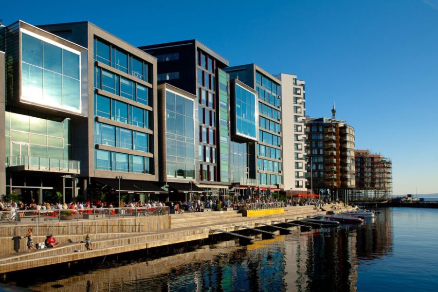 Oslo: Private City Center Highlights Guided Walking Tour - Starting Point at Oslo City Hall