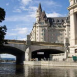 Ottawa: Guided Bike Tour through Ottawa and Gatineau - Starting Point at the Senate of Canada