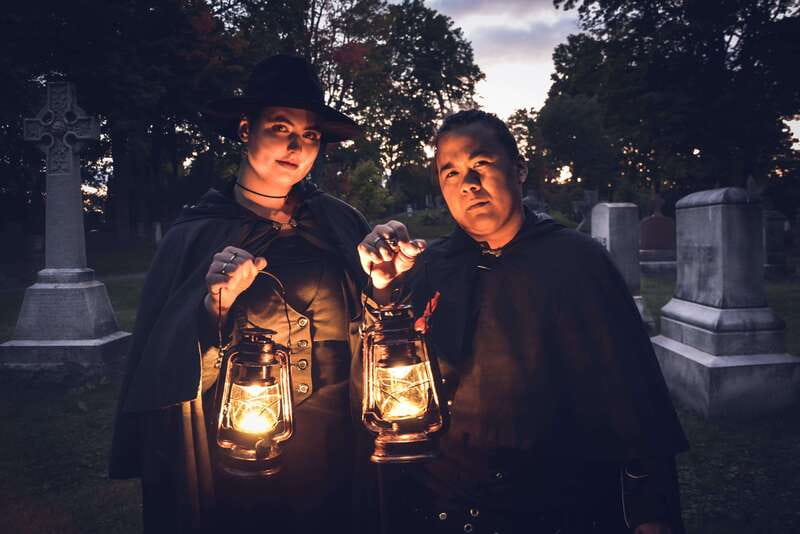 Ottawa: Haunted Night Walking Tour - The Start: Meeting Your Cloaked Guide on Sparks Street