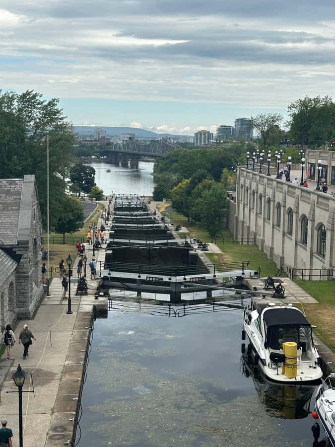 Ottawa: Heritage Walking Tour - Exploring Parliament Hill: Canada’s Democracy in Focus