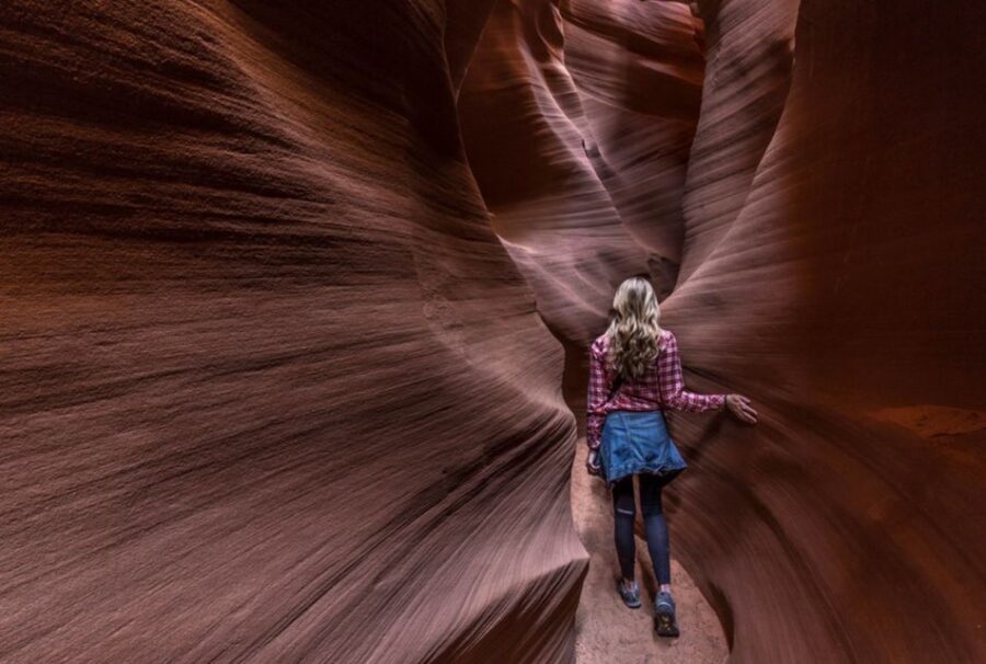 Page: Secret Antelope Canyon Tour - Scenic 20-Minute Off-Road Drive to the Canyon Entrance