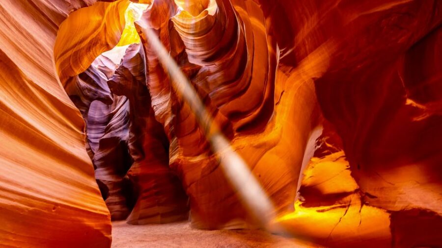 Page: Upper Antelope Canyon Tour with Navajo Guide - Tips for Visiting During Peak Season