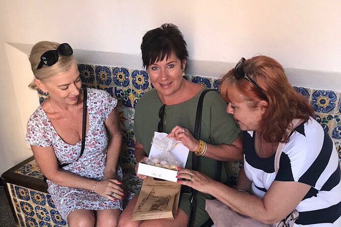 Palma de Mallorca: PRIVATE Local Food And Cathedral Experience - Walking through Palma’s Old Town and the Jewish Quarter