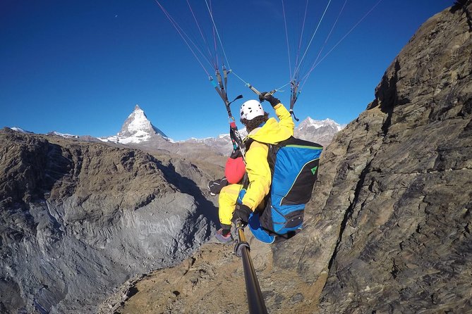 Paragliding mountain flight - How the Paragliding Experience Unfolds