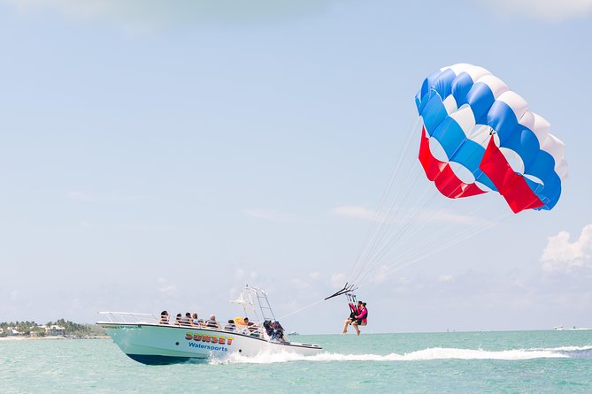 Parasailing in Key West at Smathers Beach - Meeting Point and Logistics