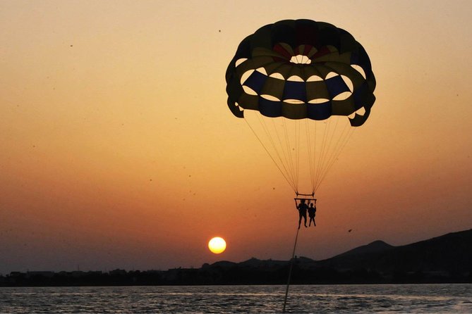 Parascending On Playa Chica - How the Parascending Takes Off and Lands