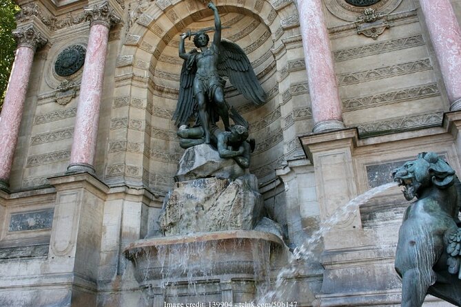 Paris by Night 2-hour Private Tour with Scenic Seine River Cruise - Exploring Île de la Cité’s Historic Heart