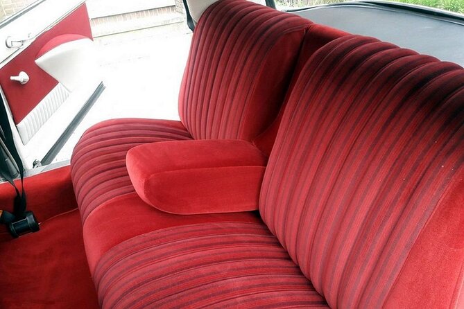 Paris City Tour 3h00 Citroën DS Vintage with Open Roof - The Charm of the 1972 Citroën DS Vintage Car