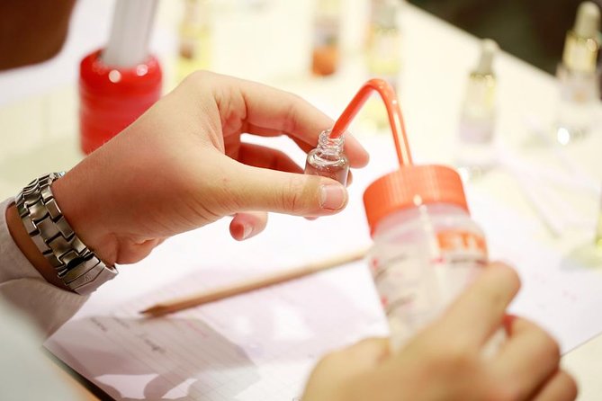 Paris Create your Own Perfume Workshop with a Perfumer - From Learning to Creating: Scent Families and Notes