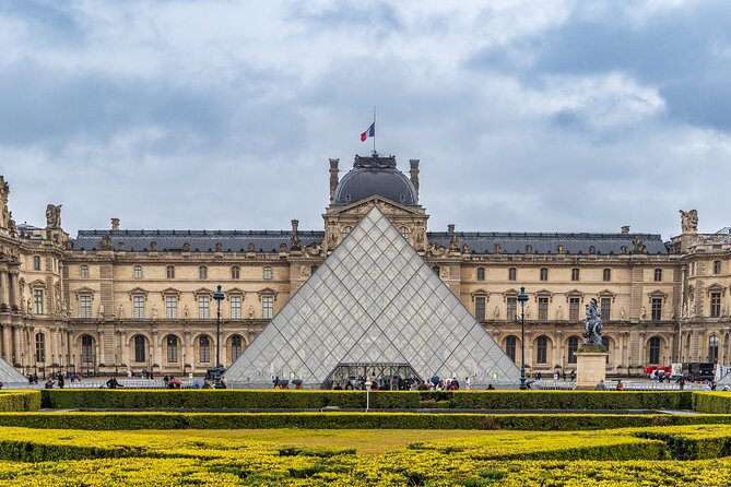 Paris Explorer Rail Tour from London with Paris Sightseeing Bus - The Paris Gare du Nord Arrival Experience