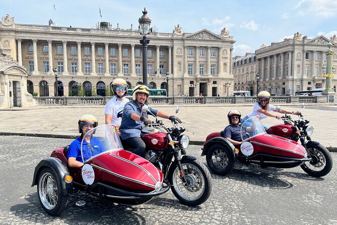 Paris Highlights: Private Sidecar Tour - Cruising Across the Alexandre III Bridge in Style