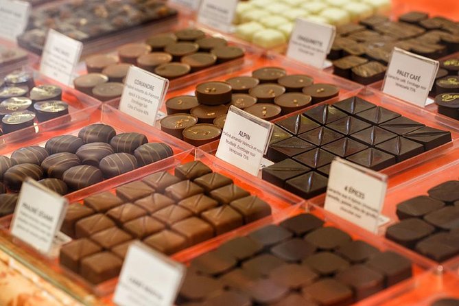 Paris Marché dAligre Walking Tour with Chocolate and Cheese Tasting - Exploring Marché dAligres Unique Atmosphere