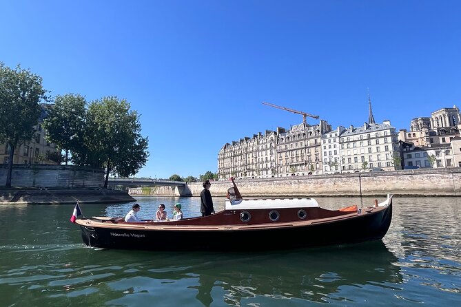 Paris Private Boat Tour with Champagne - Departing from the Iconic Pont Alexandre III