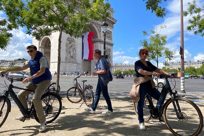 Paris: Small Group Highlights E-Bike Guided Tour - Highlights of the Stops and Sightseeing
