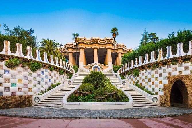 Park Guell Official Entry Ticket - Navigating the Park Without a Guide: Challenges and Tips