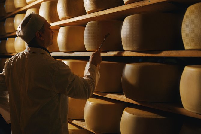 Parmigiano-Reggiano Cheese Factory Small group Tour From Parma - In-Depth Explanation of Cheese Production Stages