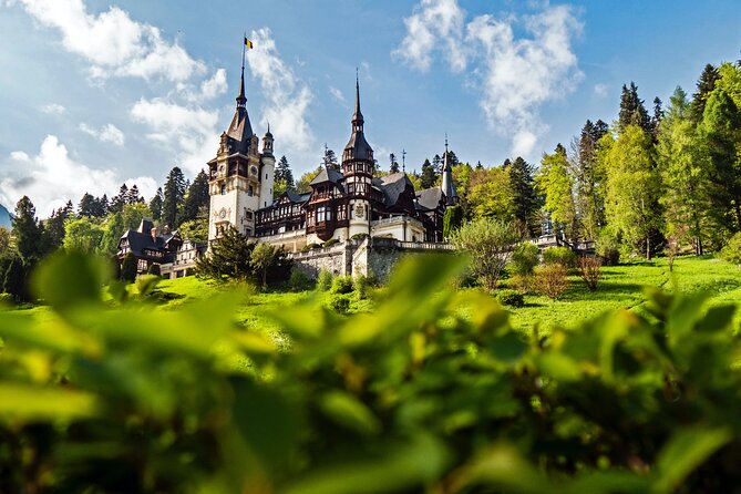 Peles & Cantacuzino Castles: Gourmet Wine & Cultural Day trip - Sinaia Monastery: A 17th-Century Byzantine Sanctuary