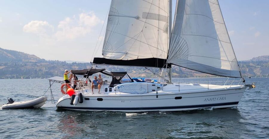 Penticton Okanagan Lake: Sailing Tour - Spacious and Well-Equipped 46-Foot Yacht