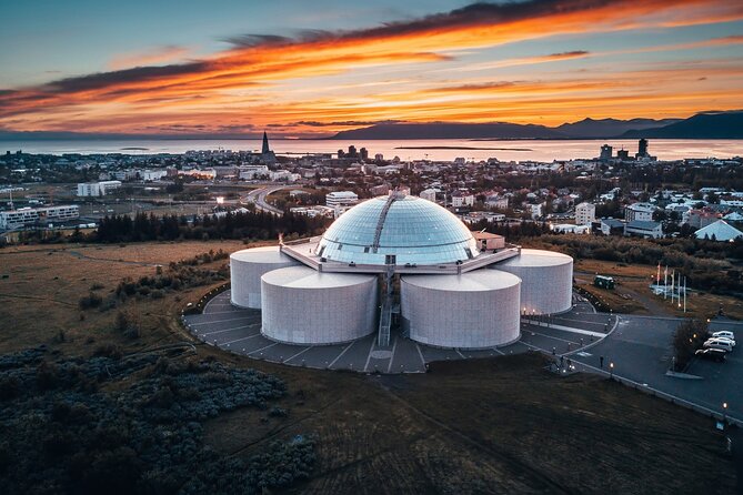 Perlan Ice Cave Admission & Golden Circle Tour in Reykjavik - Exploring Kerid Crater’s Volcanic Power