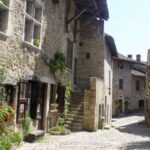 Pérouges: Private Guided Tour of the Medieval Village - Exploring Pérouges’ Historic Streets and Squares
