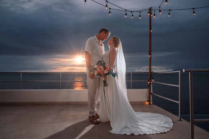 Personalized Photography Sessions in Puerto Vallarta - Exploring Puerto Vallartas Most Photogenic Landmark: The Malecon