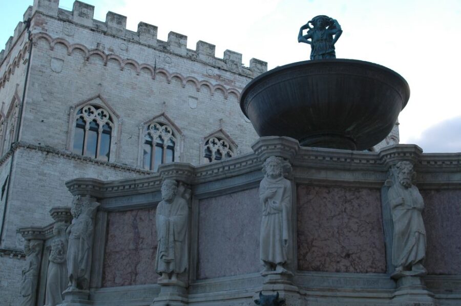 Perugia 2Hour Small Group Walking Tour - Discovering the Center of Piazza Italia and the City Walls