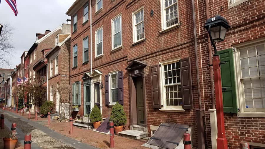 Philadelphia: Poor Richard - Benjamin Franklin Walking Tour - Exploring Elfreth’s Alley and its Significance
