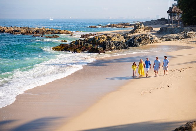 Photo Session with Professional Photographer - A Personalized Photo Experience in Puerto Vallarta for Up to Six People